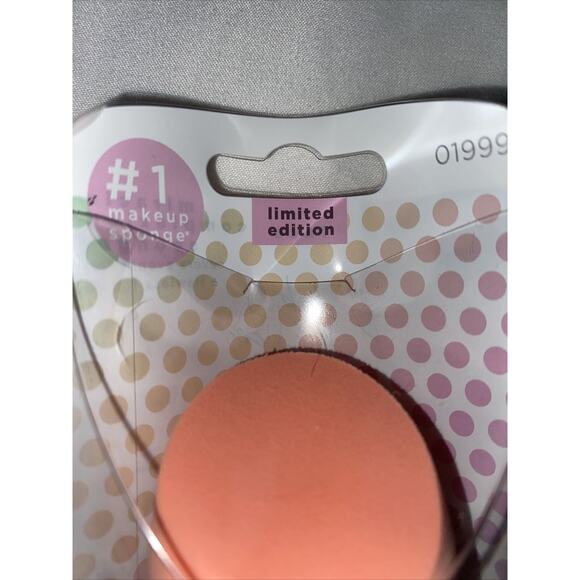 Real Techniques Limited Edition Miracle Complexion Sponge 01999 Set of 3 - Picture 2 of 6